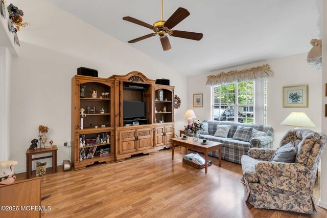 880A Winchester Court, Manchester, NJ 08759