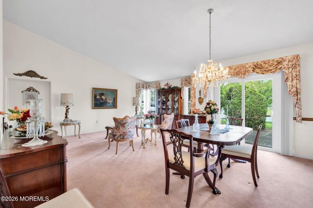 880A Winchester Court, Manchester, NJ 08759