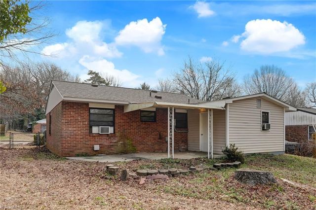 2202 Willow Road, Greensboro, NC 27406