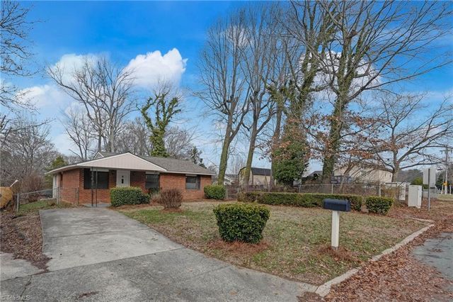 2202 Willow Road, Greensboro, NC 27406