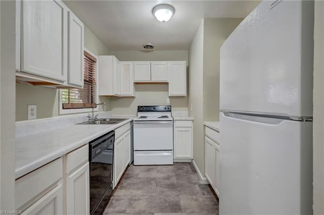 2202 Willow Road, Greensboro, NC 27406