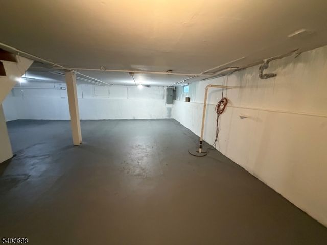 434 Richmond St, Elizabeth City, NJ 07202
