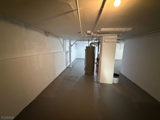 434 Richmond St, Elizabeth City, NJ 07202
