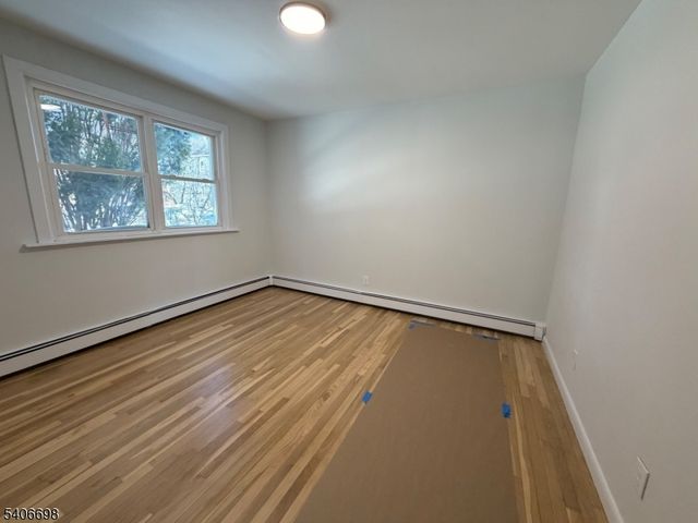 434 Richmond St, Elizabeth City, NJ 07202
