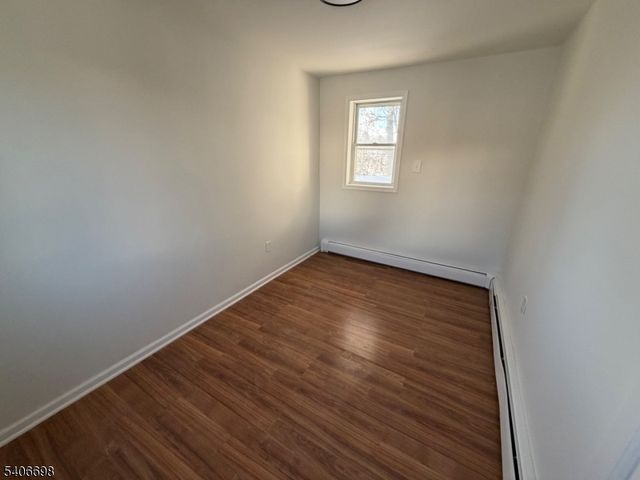 434 Richmond St, Elizabeth City, NJ 07202