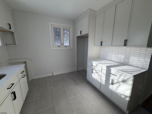 434 Richmond St, Elizabeth City, NJ 07202