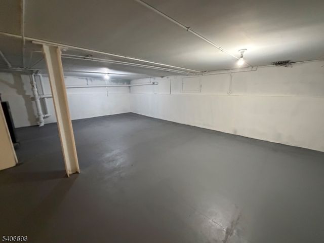 434 Richmond St, Elizabeth City, NJ 07202
