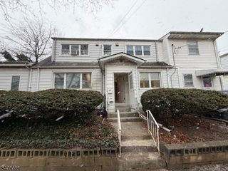 434 Richmond St, Elizabeth City, NJ 07202