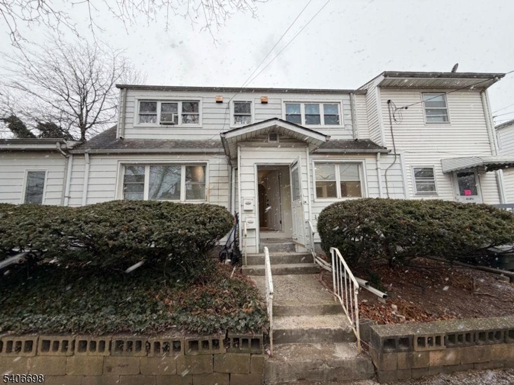 434 Richmond St, Elizabeth City, NJ 07202