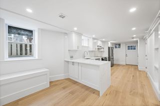 10 Beech St 1, Cambridge, MA 02140