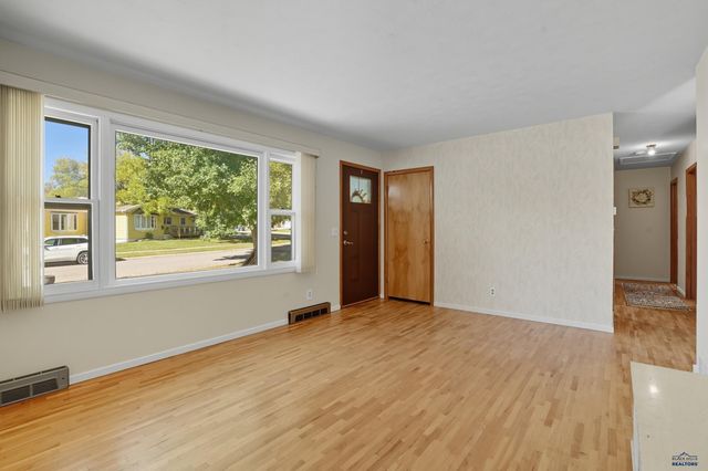 620 WAYSIDE DR, Rapid City, SD 57702