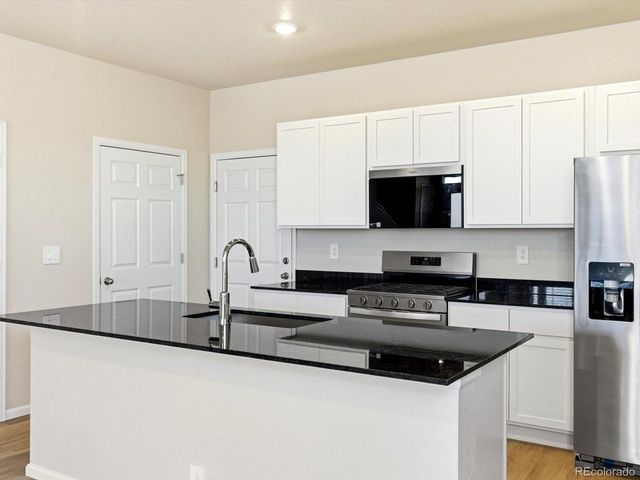 1596 Riverplace Dr 5, Windsor, CO 80550