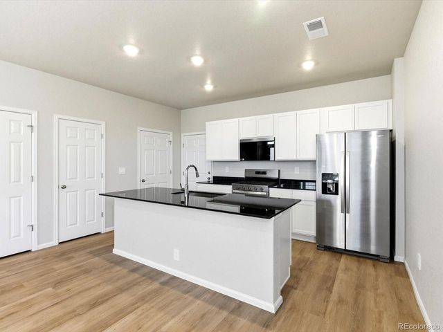 1596 Riverplace Dr 5, Windsor, CO 80550