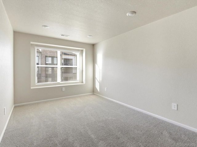 1596 Riverplace Dr 5, Windsor, CO 80550