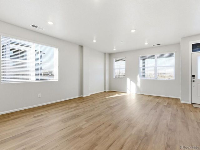 1596 Riverplace Dr 5, Windsor, CO 80550