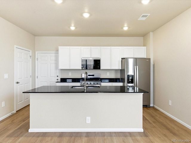 1596 Riverplace Dr 5, Windsor, CO 80550