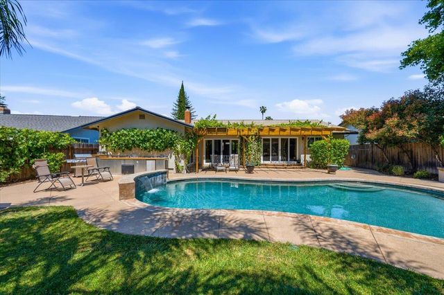 7104 Willey Way, Carmichael, CA 95608