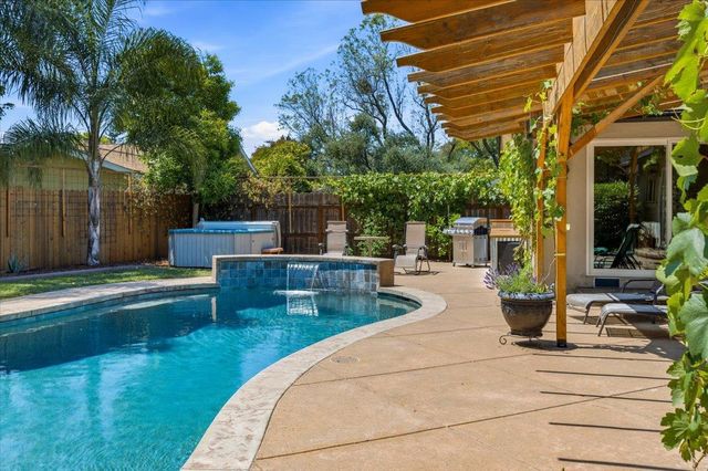 7104 Willey Way, Carmichael, CA 95608