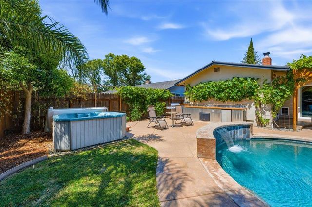 7104 Willey Way, Carmichael, CA 95608