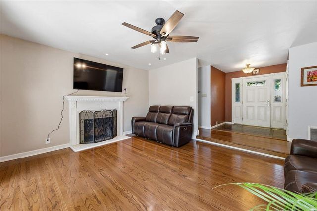 7104 Willey Way, Carmichael, CA 95608