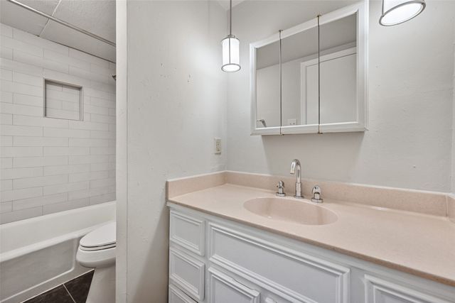 4420 Harlanwood Drive 131, Fort Worth, TX 76109