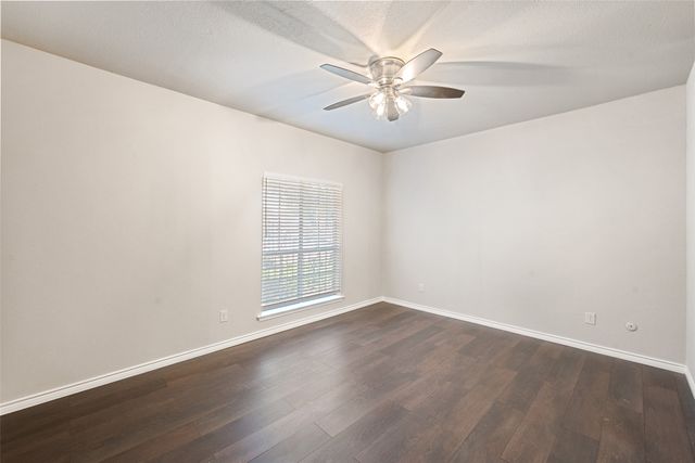 4420 Harlanwood Drive 131, Fort Worth, TX 76109