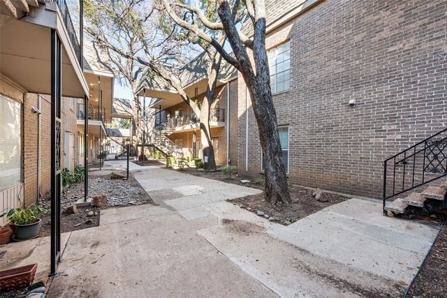 4420 Harlanwood Drive 131, Fort Worth, TX 76109