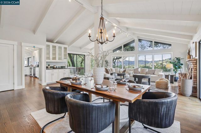 858 Mountain View Dr, Lafayette, CA 94549