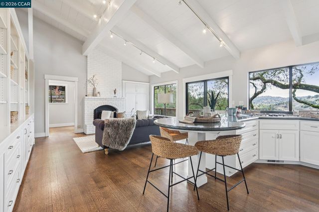 858 Mountain View Dr, Lafayette, CA 94549