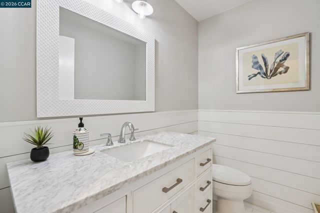 858 Mountain View Dr, Lafayette, CA 94549