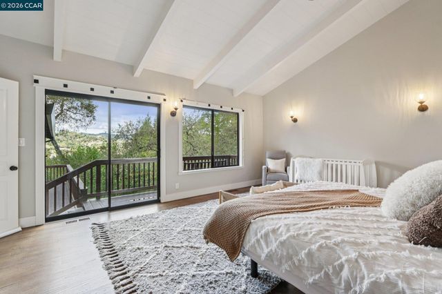 858 Mountain View Dr, Lafayette, CA 94549