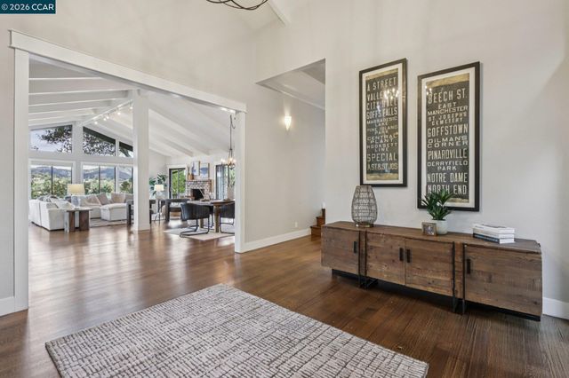 858 Mountain View Dr, Lafayette, CA 94549