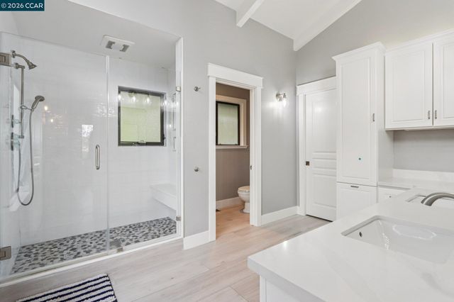 858 Mountain View Dr, Lafayette, CA 94549