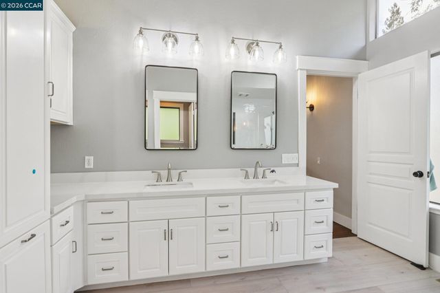 858 Mountain View Dr, Lafayette, CA 94549