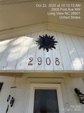 2908 1st Avenue NW, Hickory, NC 28601