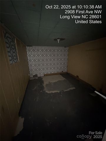 2908 1st Avenue NW, Hickory, NC 28601