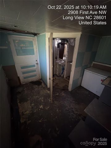 2908 1st Avenue NW, Hickory, NC 28601