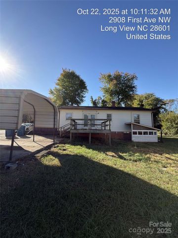 2908 1st Avenue NW, Hickory, NC 28601