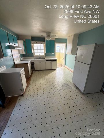 2908 1st Avenue NW, Hickory, NC 28601