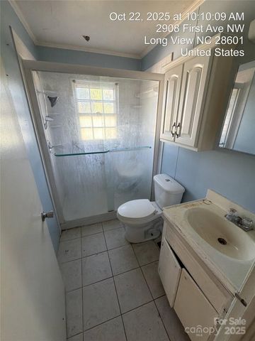 2908 1st Avenue NW, Hickory, NC 28601