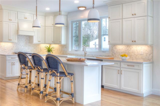 45 Corys Court, Portsmouth, RI 02871