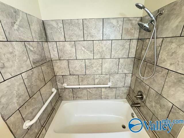 2849 Greenside Drive NW, Huntsville, AL 35816