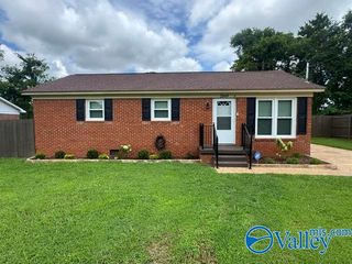 2849 Greenside Drive NW, Huntsville, AL 35816
