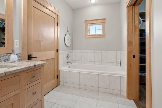 4303 44th Street S, Fargo, ND 58104