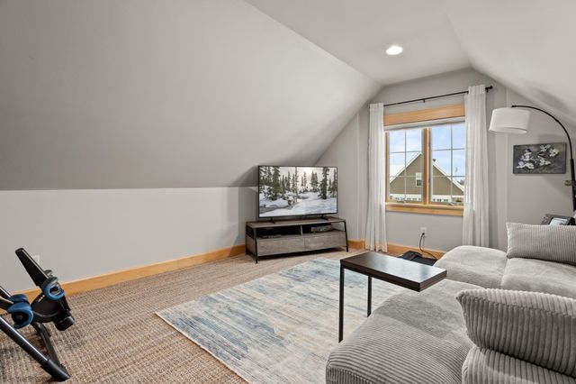 4303 44th Street S, Fargo, ND 58104