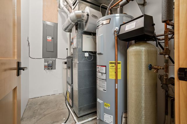 4303 44th Street S, Fargo, ND 58104