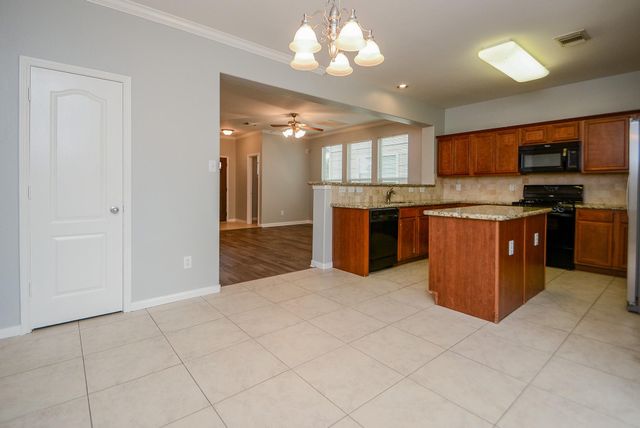 16102 Limestone Lake Drive, Tomball, TX 77377