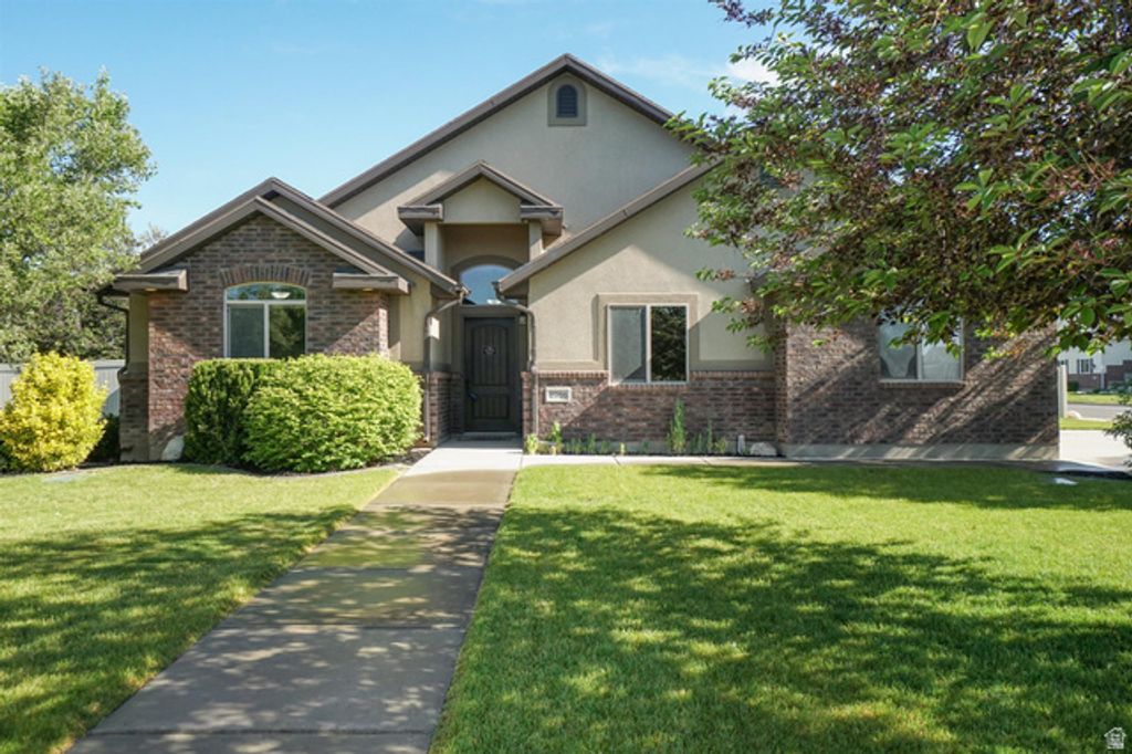 Image 2 of property listing at 2766 W 2125 N, Plain City, UT 84404