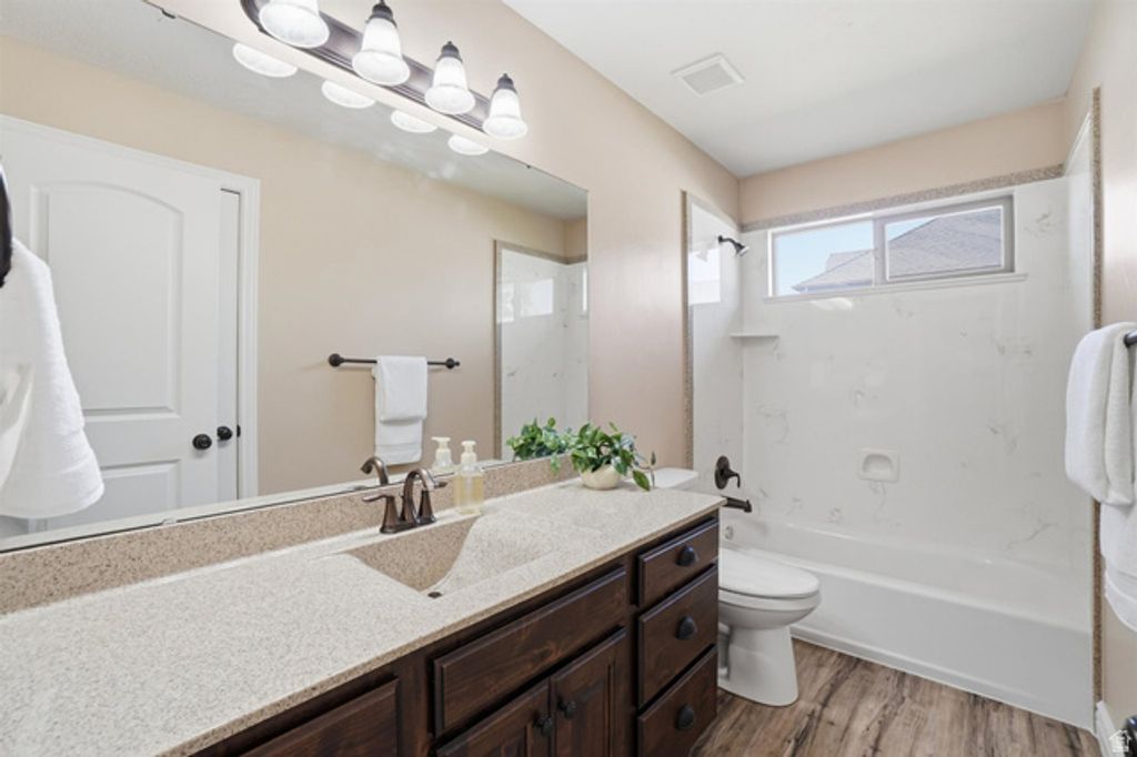 Image 18 of property listing at 2766 W 2125 N, Plain City, UT 84404