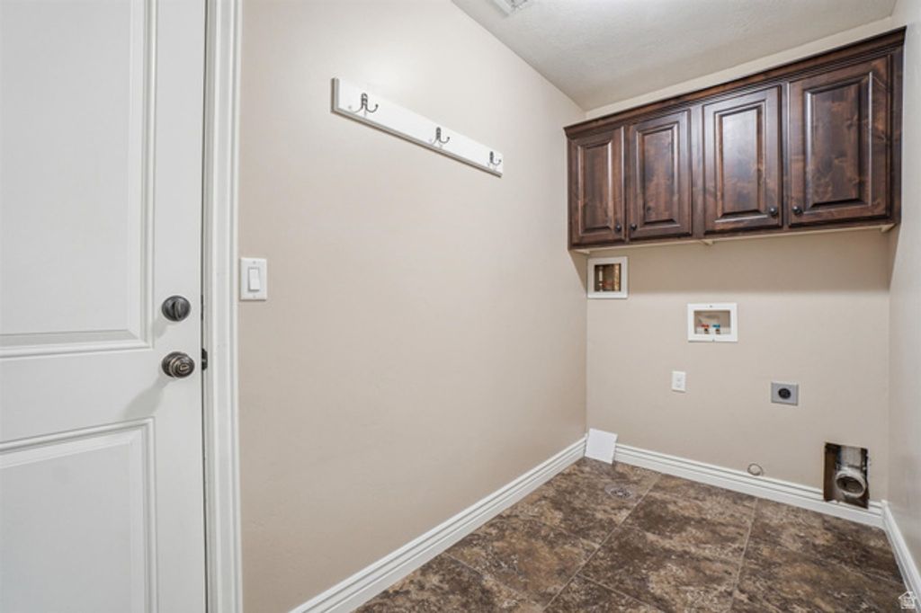 Image 24 of property listing at 2766 W 2125 N, Plain City, UT 84404